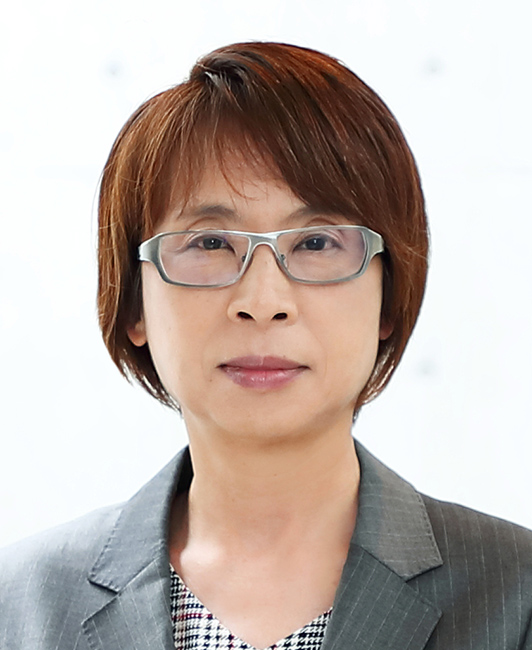 安田 真浪